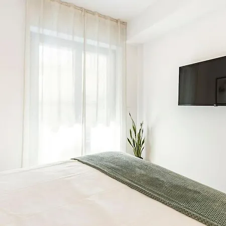 Home4holidays San Carlo *